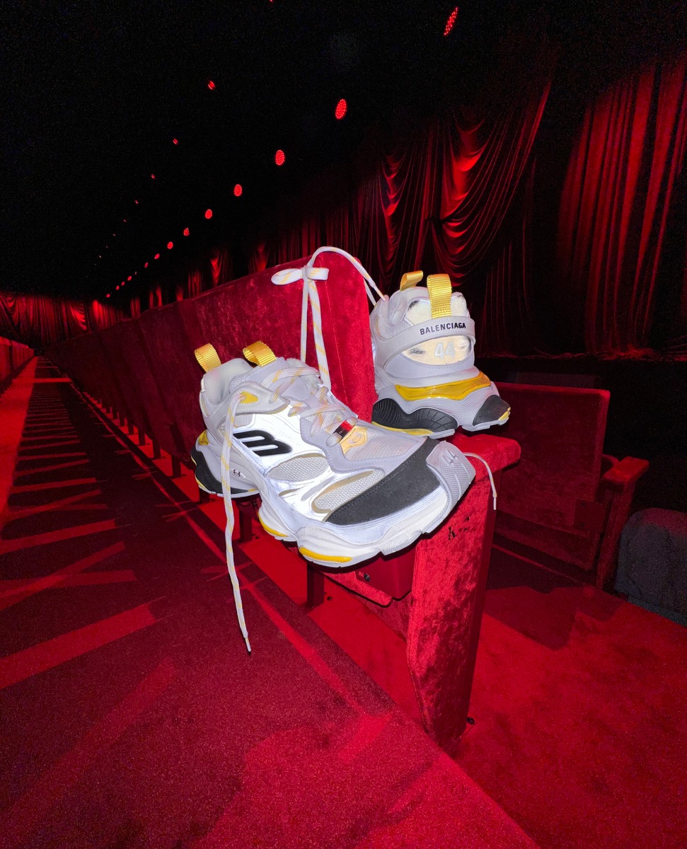 Balenciaga の新型スニーカー『CARGO』が国内発売開始 | UP TO DATE