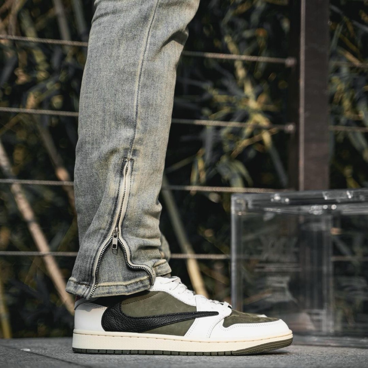 Travis Scott × Nike Air Jordan 1 Low OG SP “Reverse Olive”が国内9
