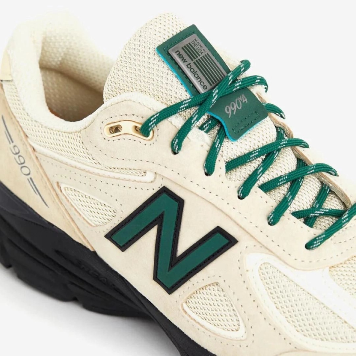 New Balance〈990v4 “Macadamia Nut”〉が国内3月28日より発売［U990GB4