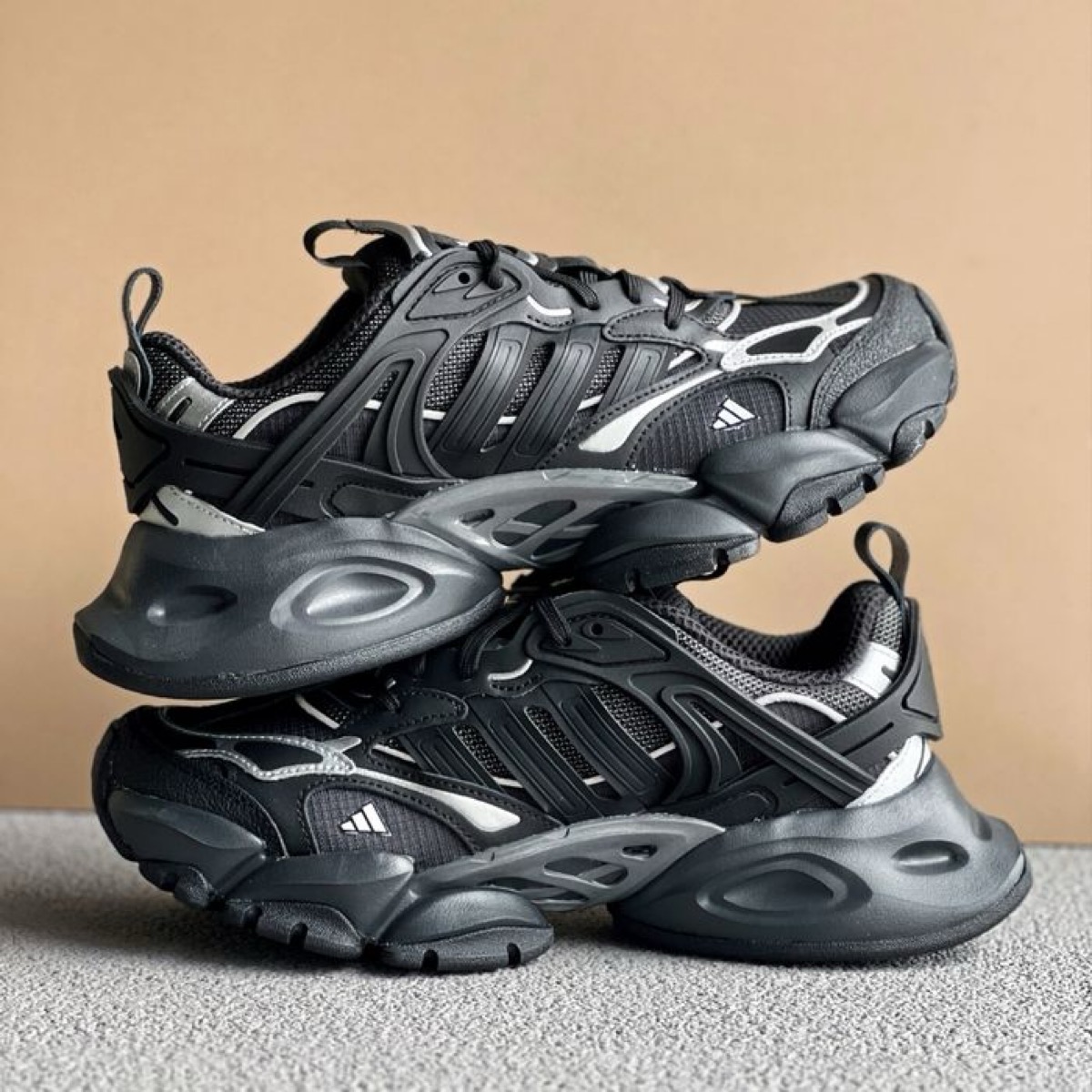 adidas XLG Runner Deluxe が順次発売 ［IH0070 / IH0615 / IH7799