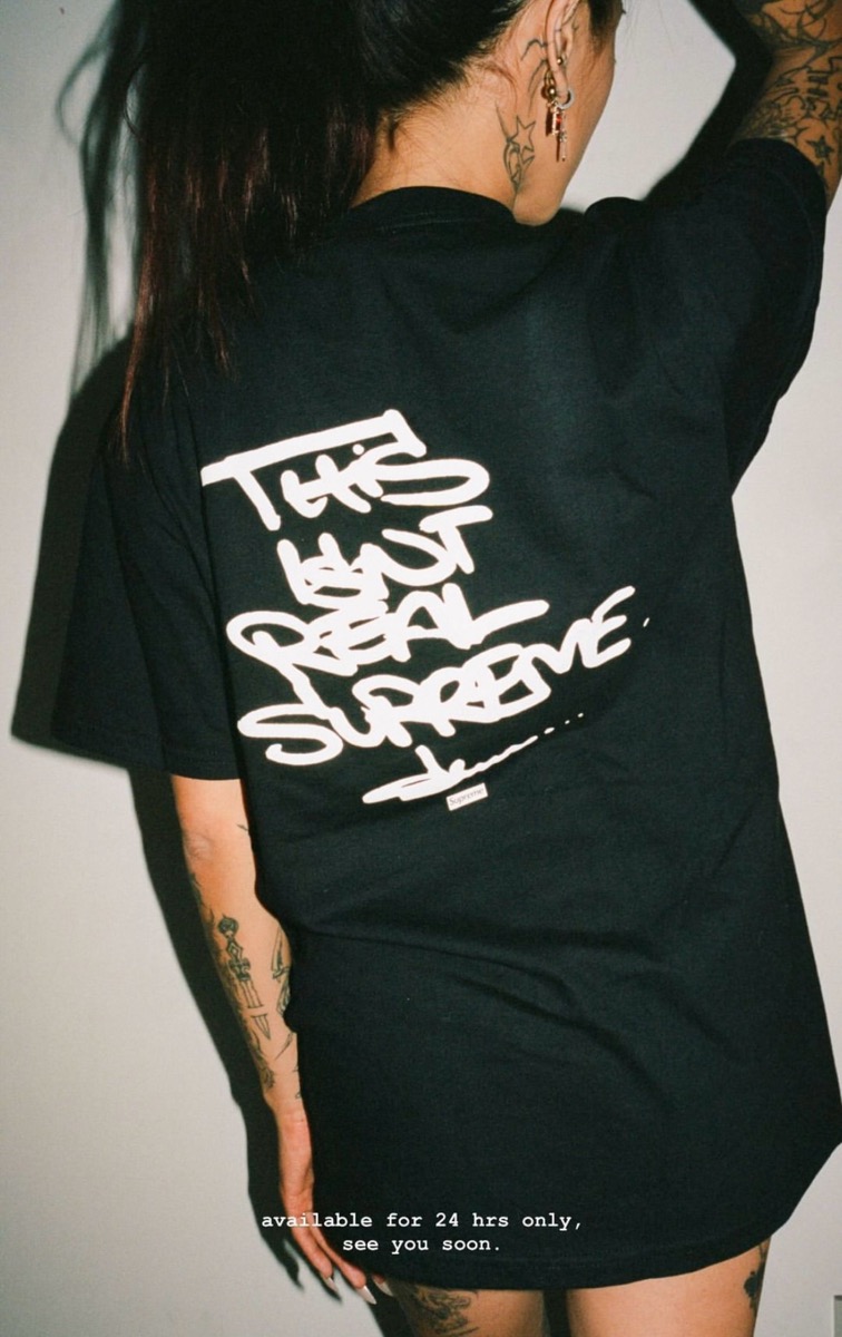 Olaolu Slawn がカスタムデザインしたSupreme Box Logo Teeが8月8日に