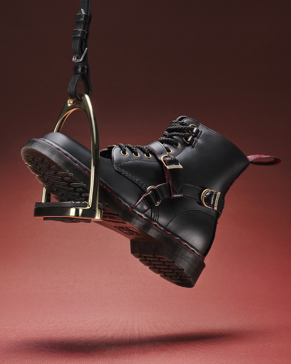 Dr. Martens 午年の幸運と躍動感のエッセンスを注入した“Year of the