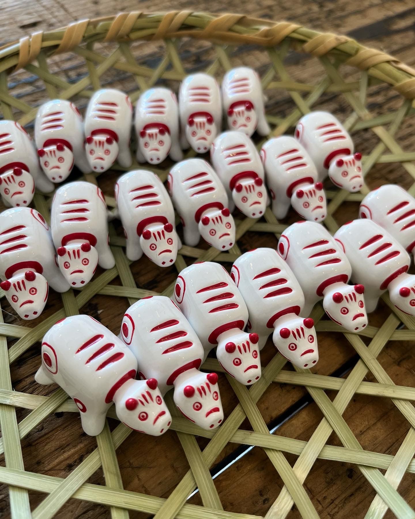 赤べこ 箸置き 新色 白 うつわのわ田