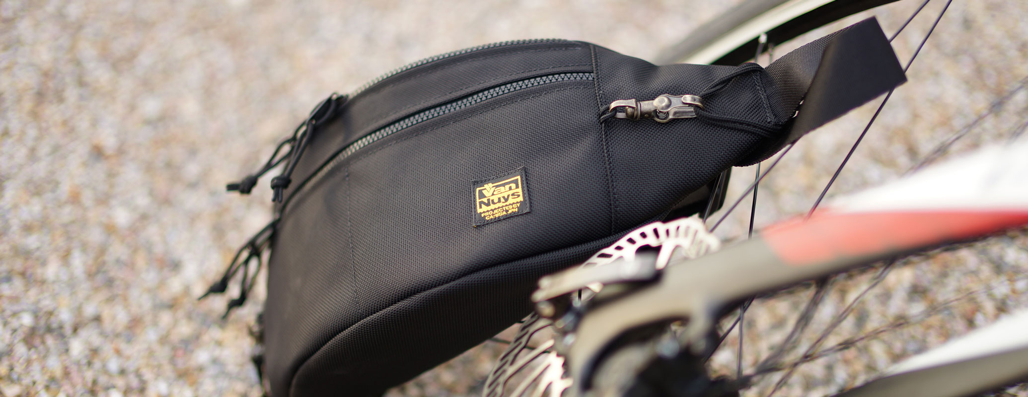 VC554：くるっと回して正面で、 くるっと回して背中に、 自転車や