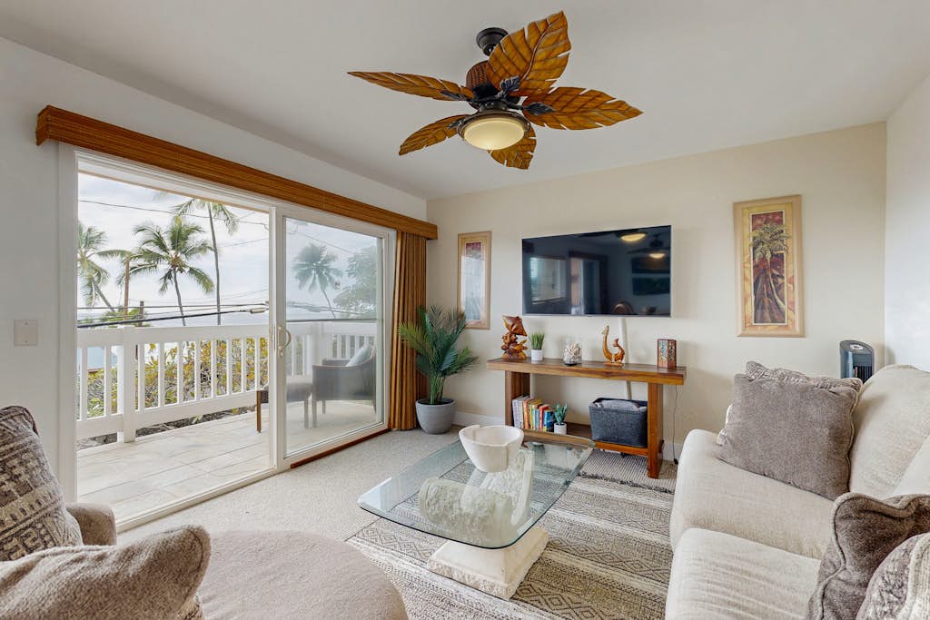 Kona SeaSpray #201 | 2 Bed Kailua-Kona, HI Condo | Vacasa