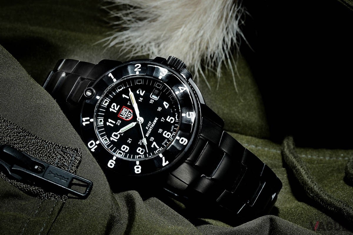 世界初のステルス機を模した伝説的人気ウォッチを“日本限定”で復刻