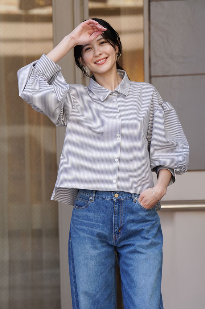 着るだけでサマになるシルエット、女性らしい軽やかさが魅力の