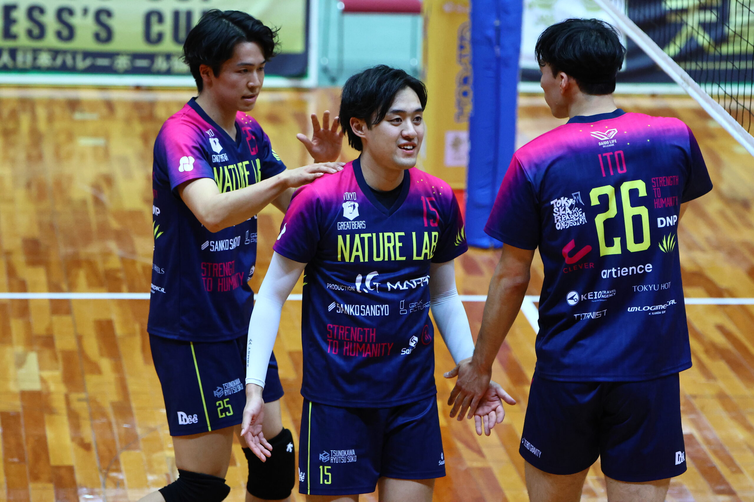 東京グレートベアーズがセッターとしてチームを初のチャンピオンシップ