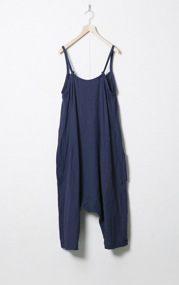 コーディネートの心強い味方、ヴラスブラムのおすすめサロペット