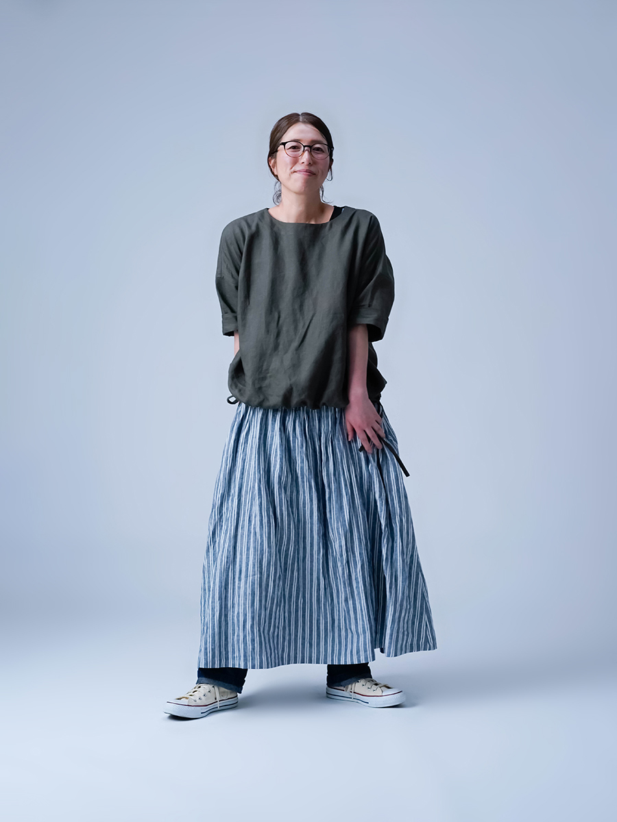 リネントップス】素材の美しさを活かした 裾ブラウジング トップス