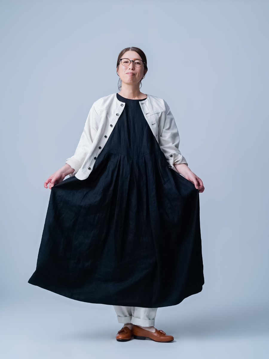 リネンワンピース】静かな主張。余韻を残す 鍵盤タックワンピース