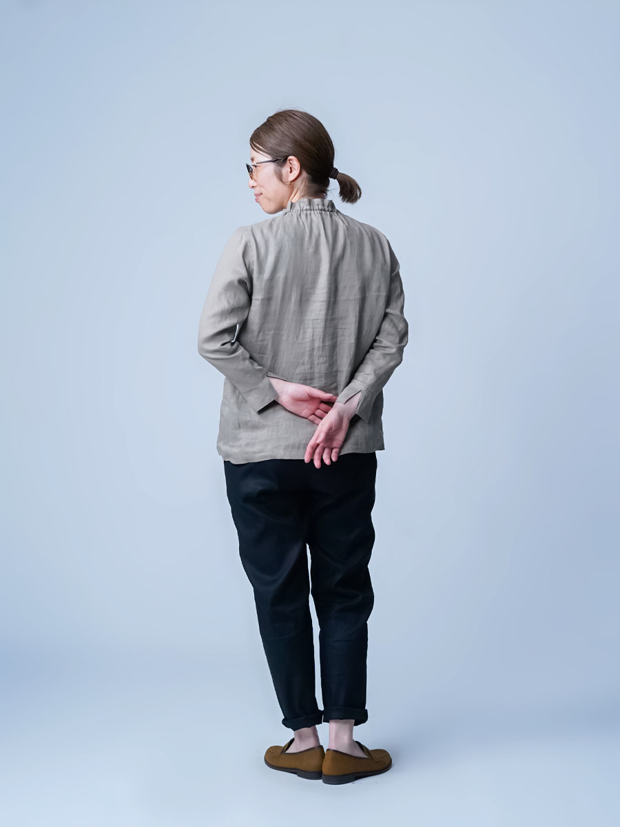 リネントップス】 軽く やわらかい タートル ネックインナー ／ 榛色