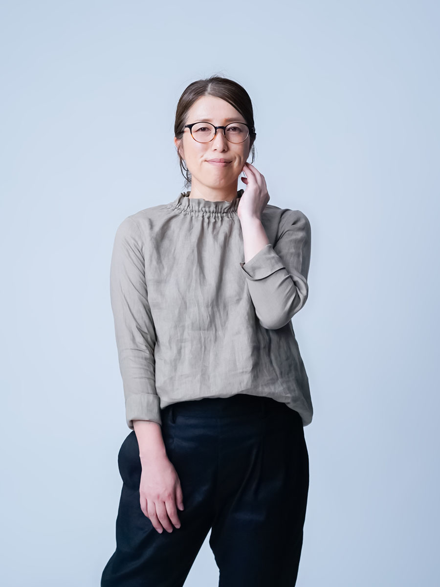 リネントップス】 軽く やわらかい タートル ネックインナー ／ 榛色