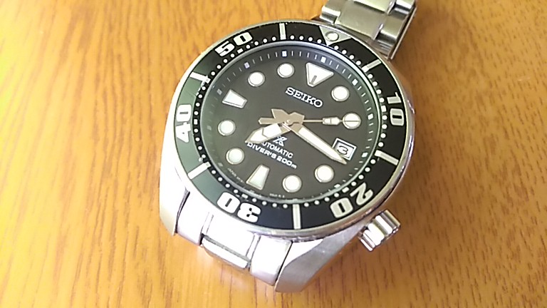 仕事に遊びにいつでも身につけたいダイバーズなら黒文字盤【SBDC031