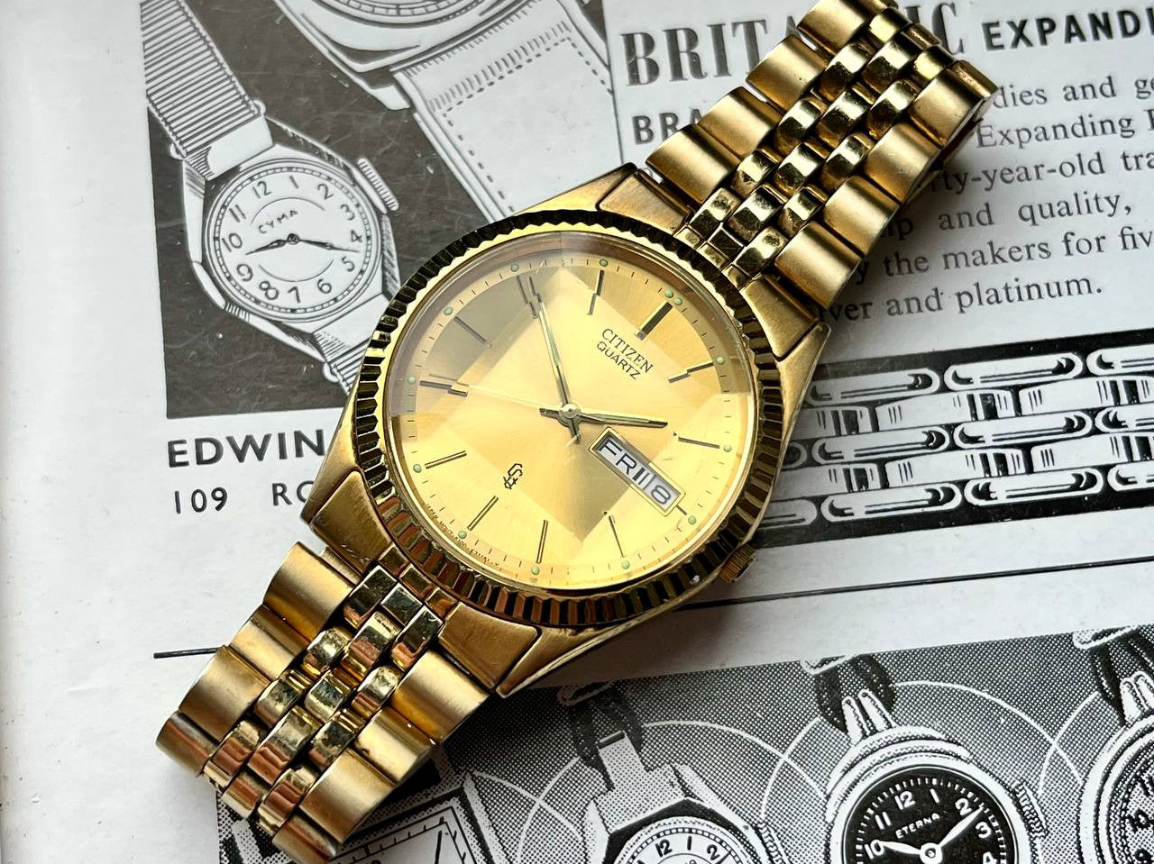 Vintage CITIZEN CRYSTRON DATEJUST Watch CQ 66100-K09320 Gold