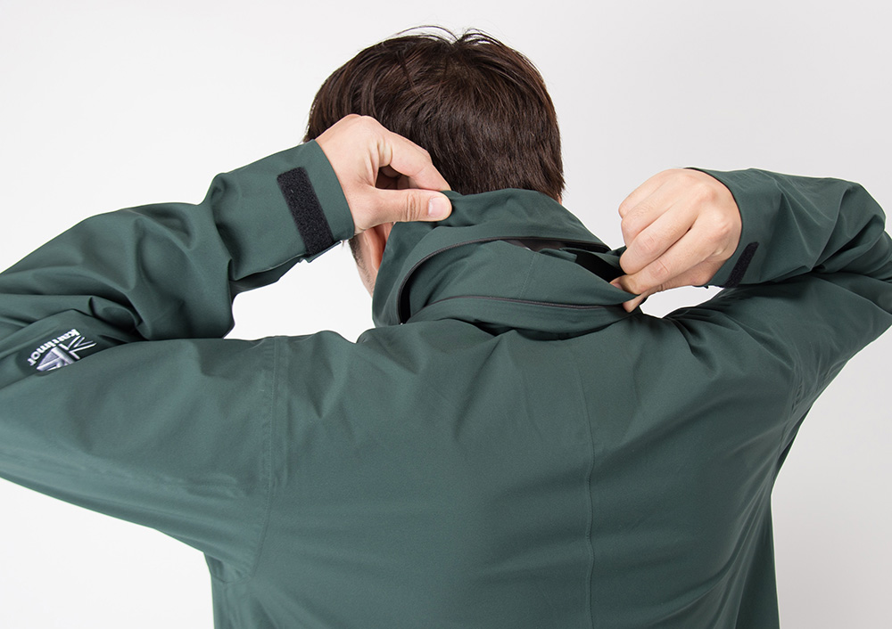 レインコートとして常備したい、カリマーのパッカブル耐水コート