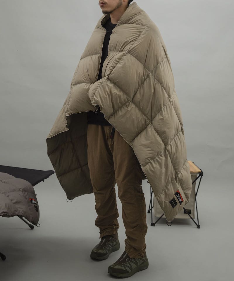 冬キャンプのお供に一枚は持っておきたい！ ナンガ × EKALから使い勝手