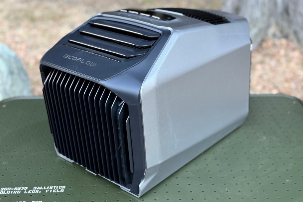 暖房機能も！話題のポータブルエアコンを車中泊で使ってみた。 | GO