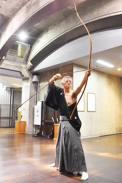 中てるのか・中るのか・中るとは!?”「武術としての弓道探求」射を究め