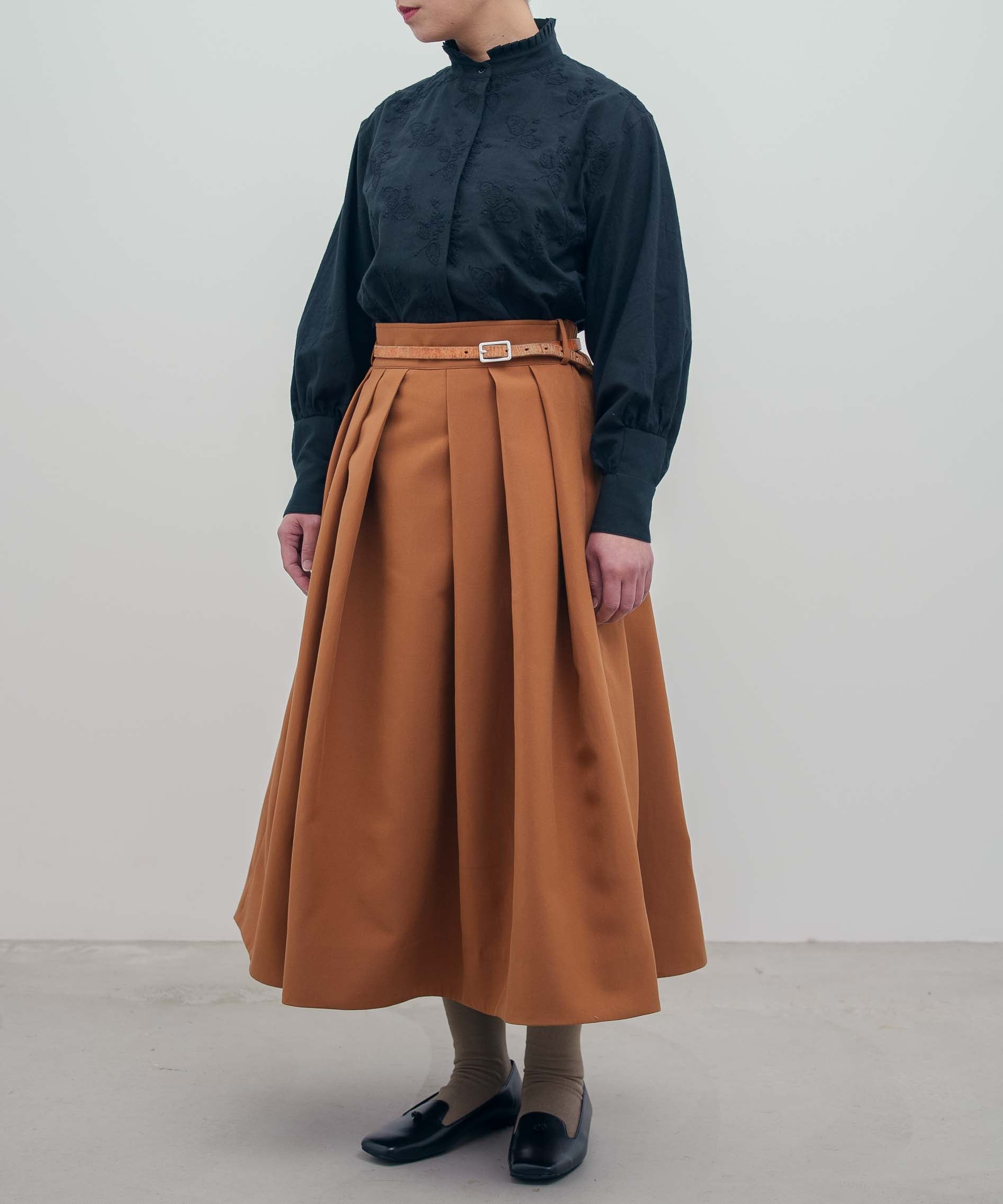 トリプルクロス タックフレアスカート｜軽くてふっくらした三重織り