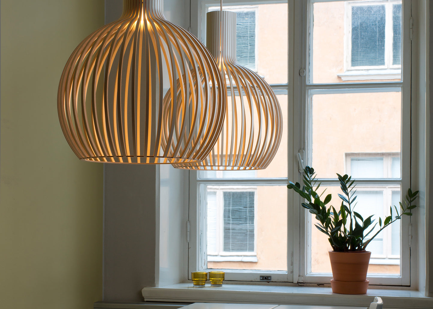 Octo 4240 Pendant - White – Woodland Mod