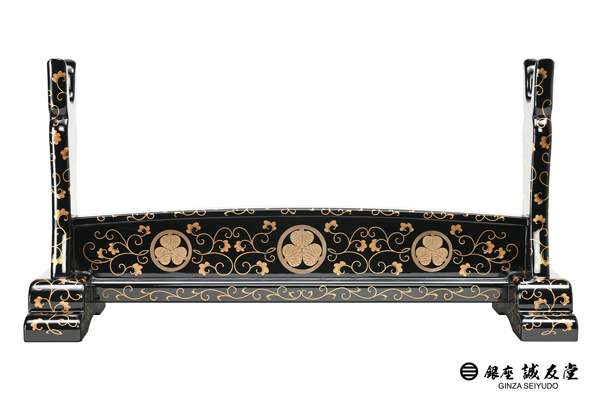 Japanese lacquer work Single-swords-stand (Aoi-mon or Kiri-mon