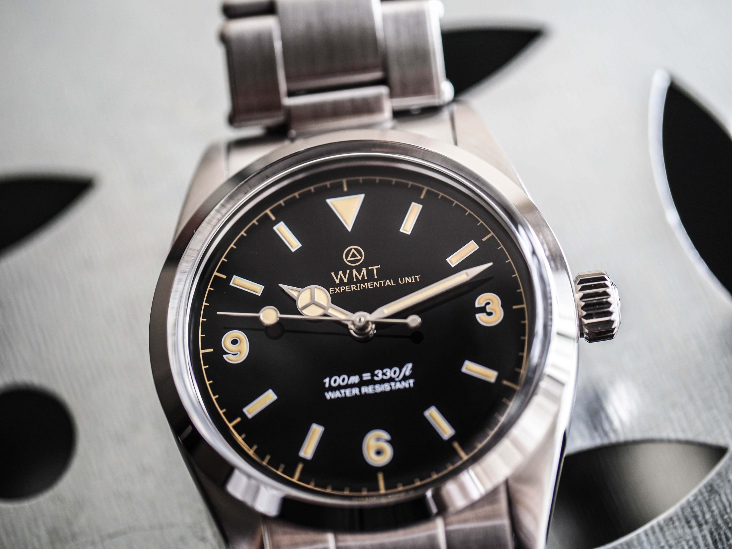 Barracuda - Black Dial Edition / Metal Bracelet + Leather Strap