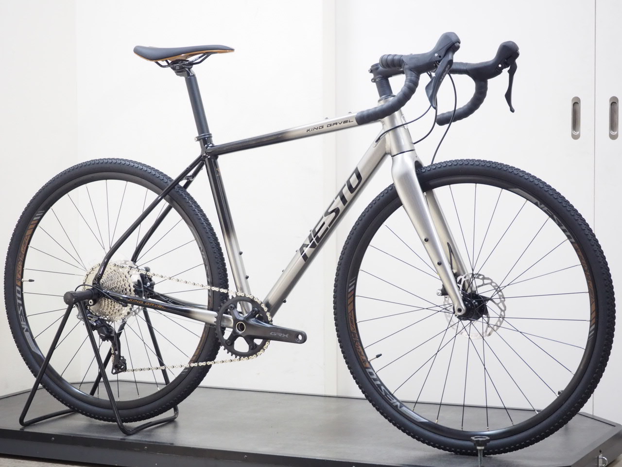 NESTO(ネスト) KING GAVEL(キングガベル) GRX完成車 2024 | サイクル