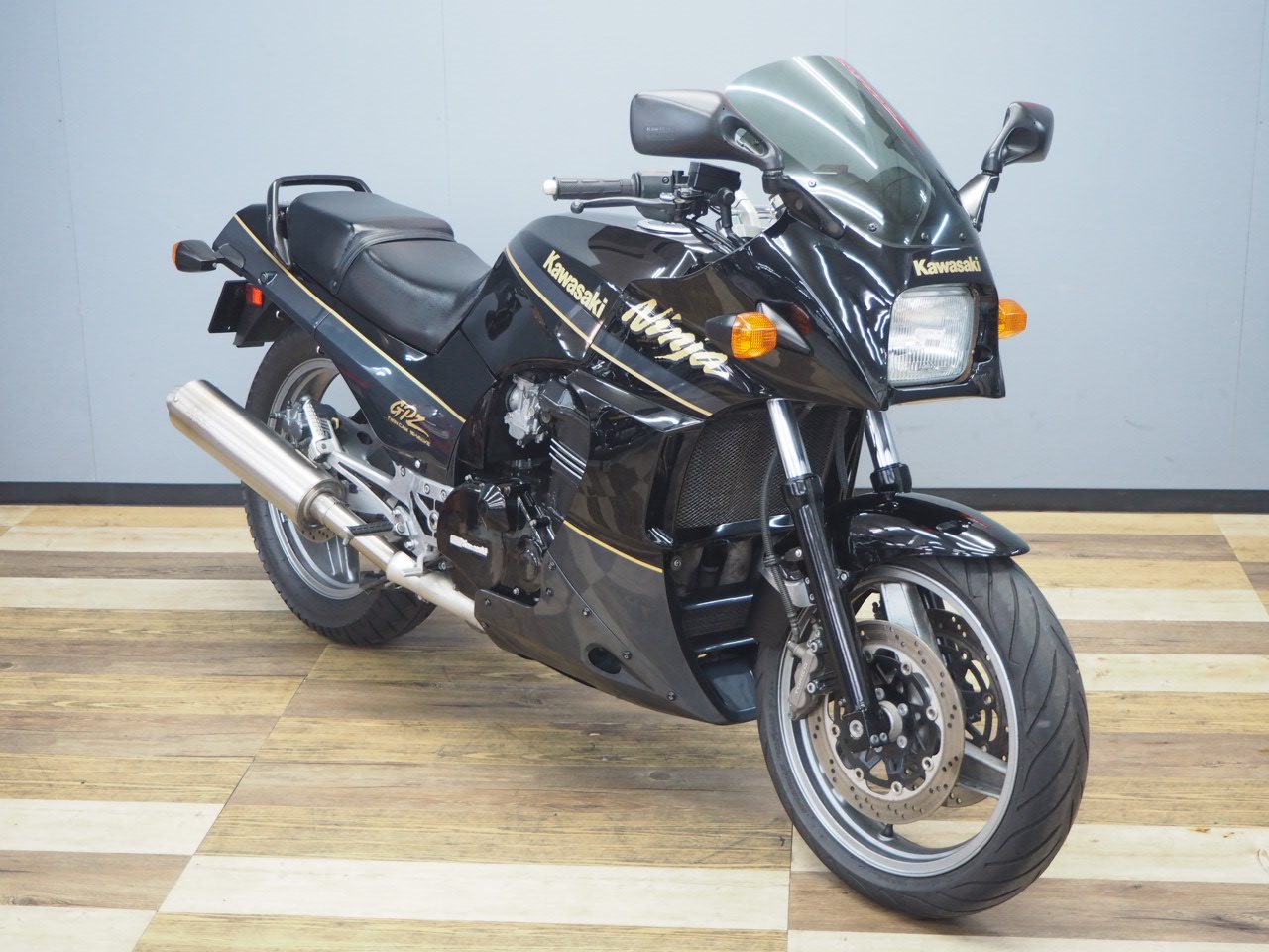 Kawasaki GPZ900R -Z誕生から10年「マジックナイン」再び- | Bike Life