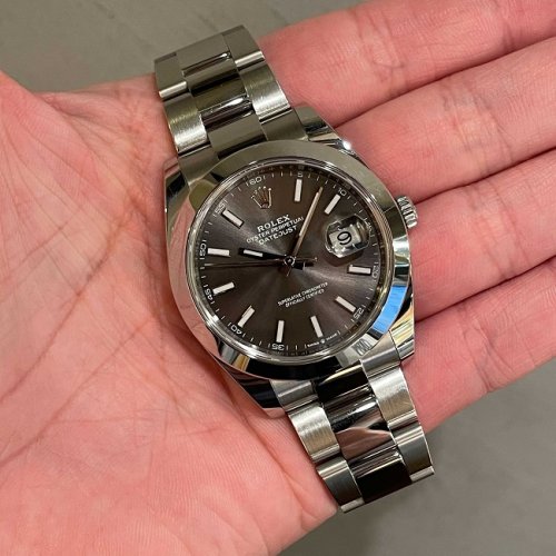 ロレックス デイトジャスト41 Ref.126300 ダークロジウム / ラボ中野店