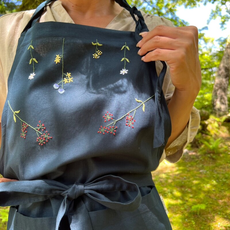 手刺繍エプロン