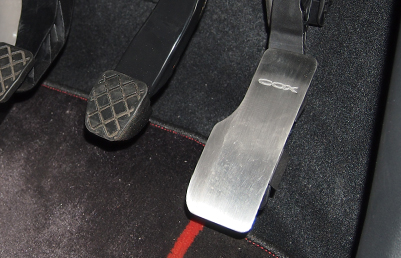 COX up!用アクセルペダルカバー＆フットレスト – コックス株式会社