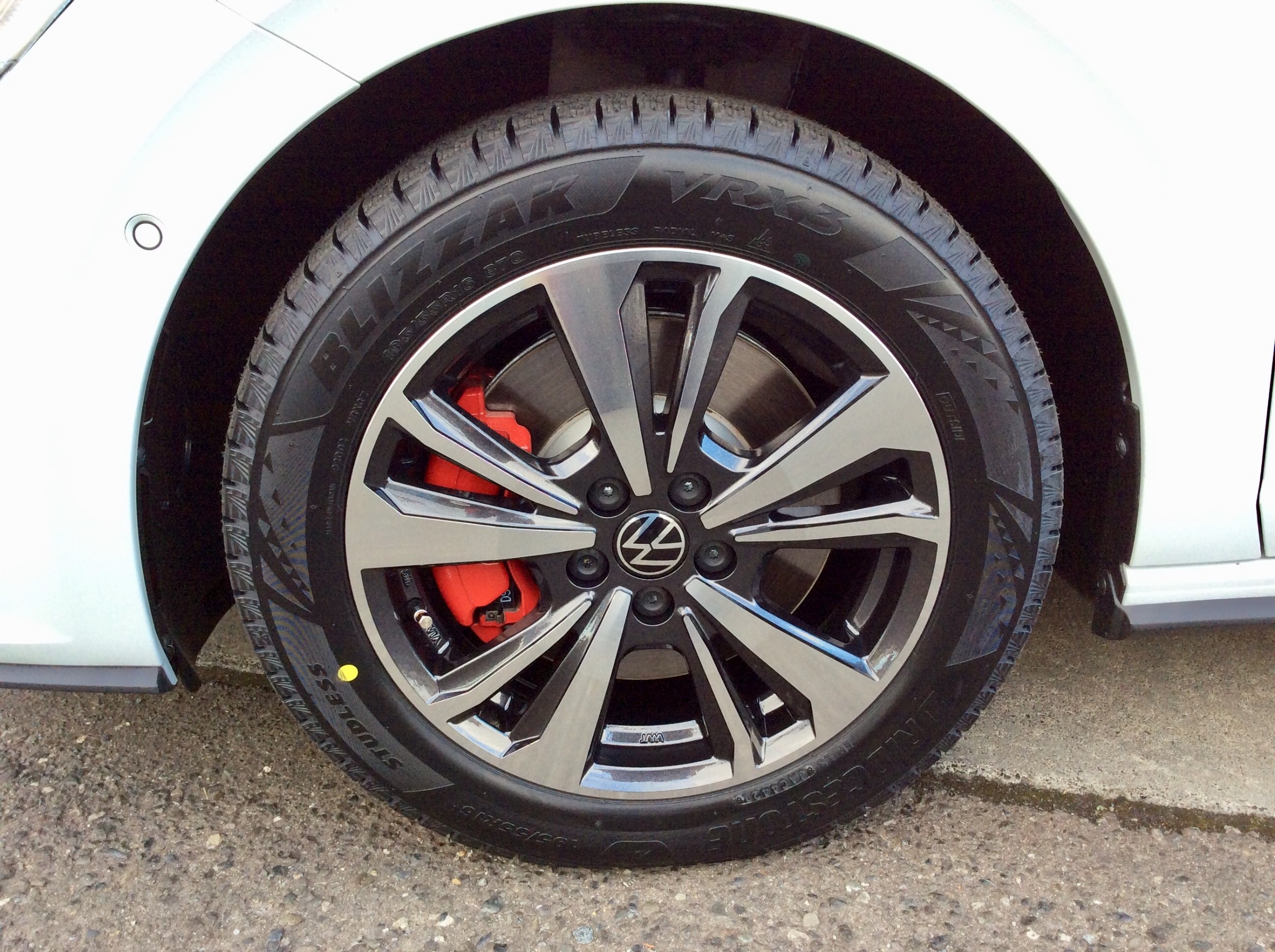 VWポロGTI スタッドレスタイヤ＆アルミホイール装着 | スタッフ日記