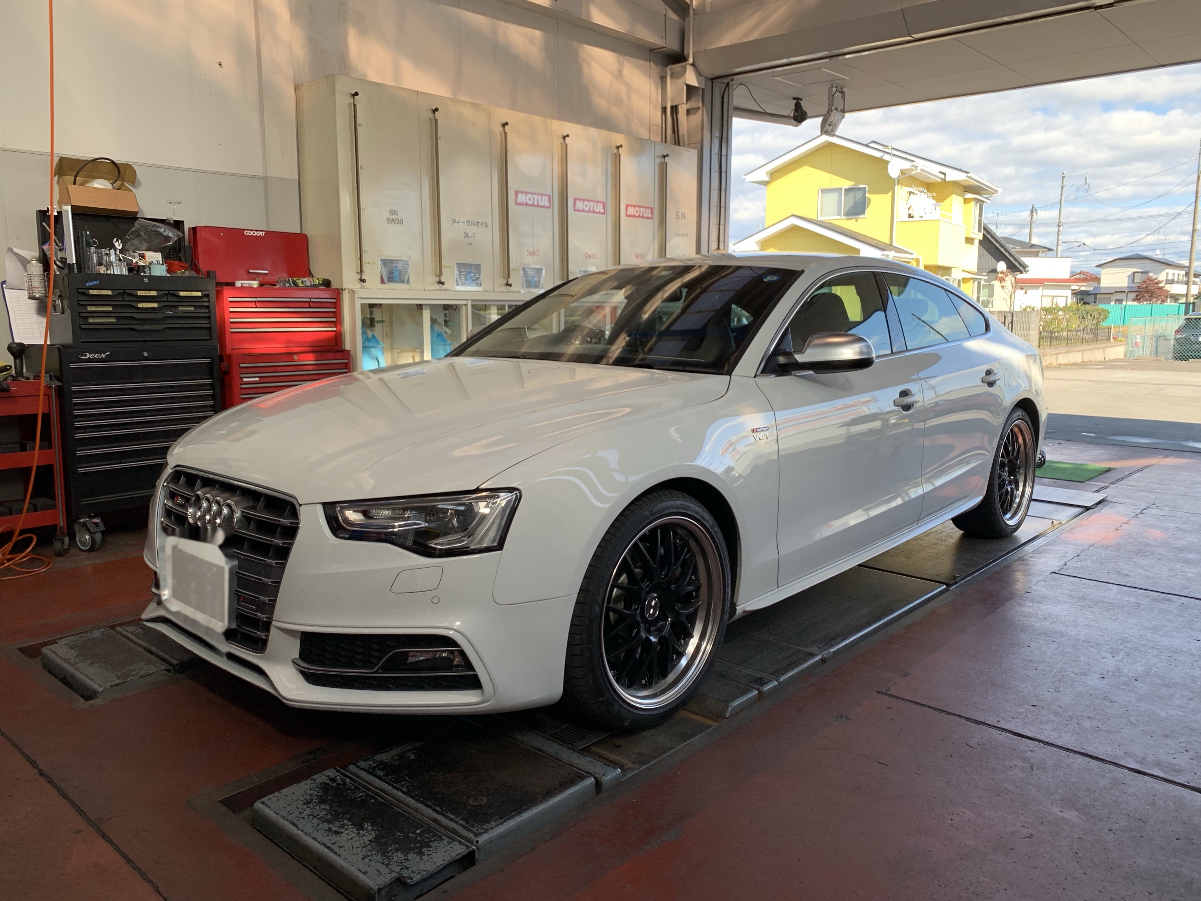 アウディS5スポーツバック アイバッハ タウンサス取り付け | アウディ