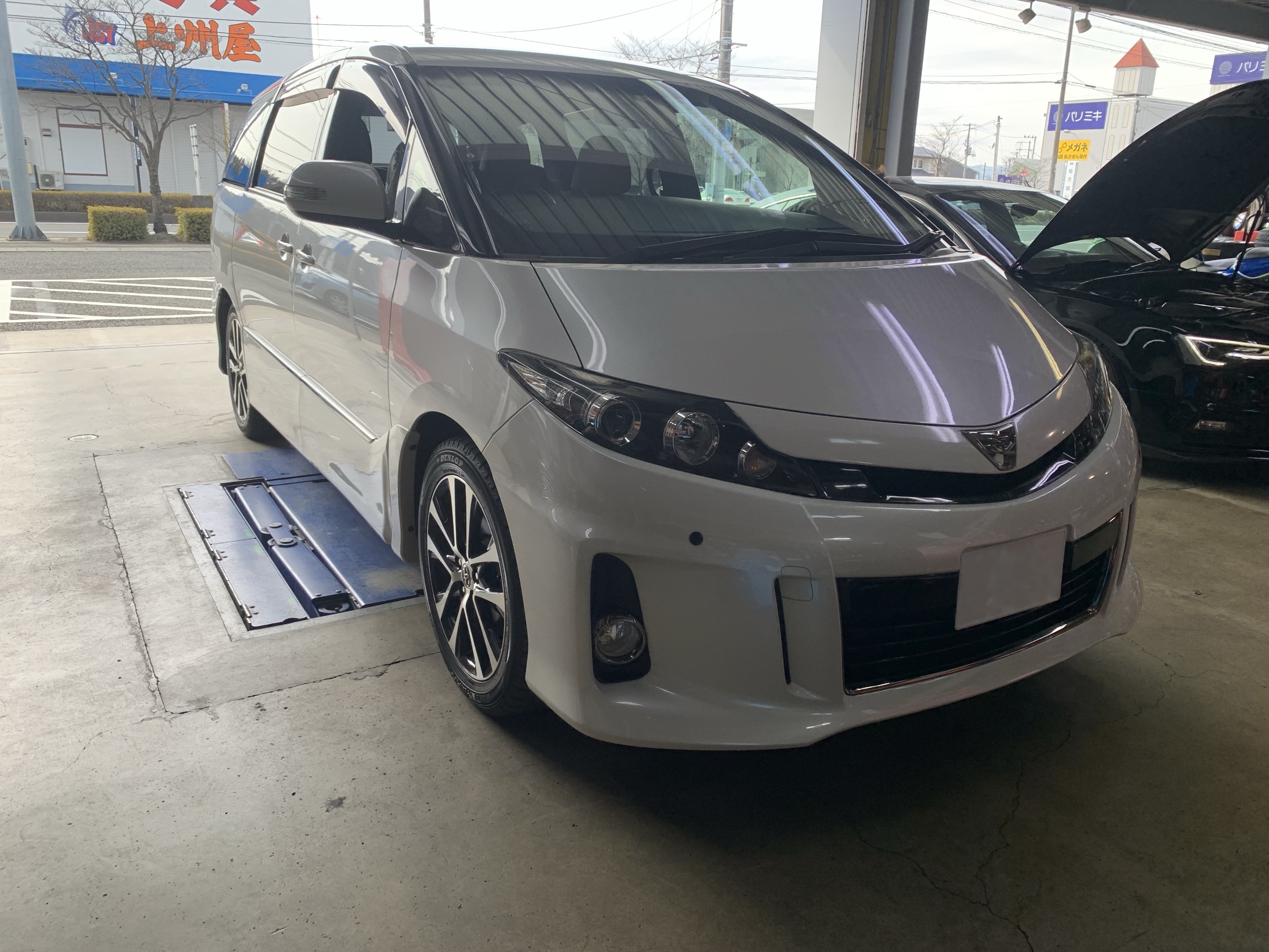 エスティマ TEIN車高調 取り付け | トヨタ エスティマ | スタッフ 日記