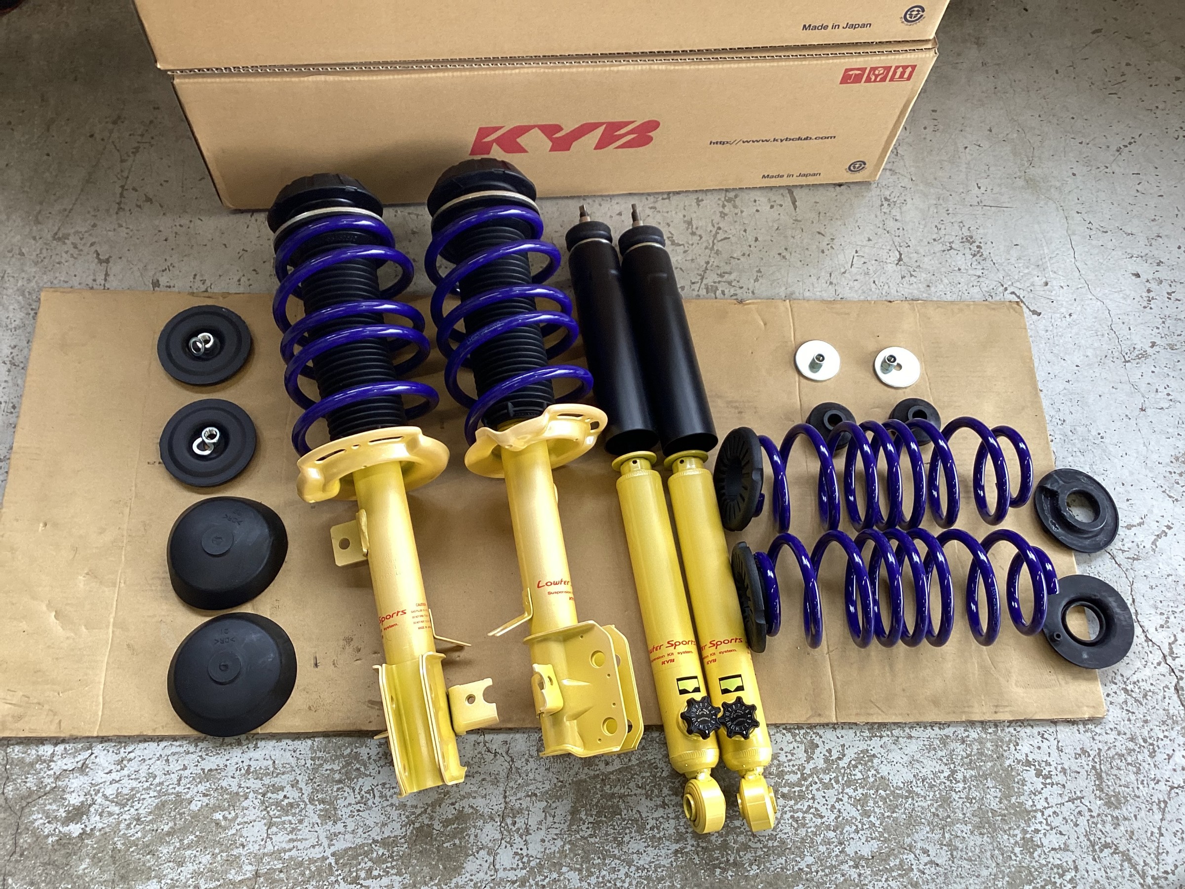 スイフトスポーツ ZC32S サスキット取り付けします！ | スズキ