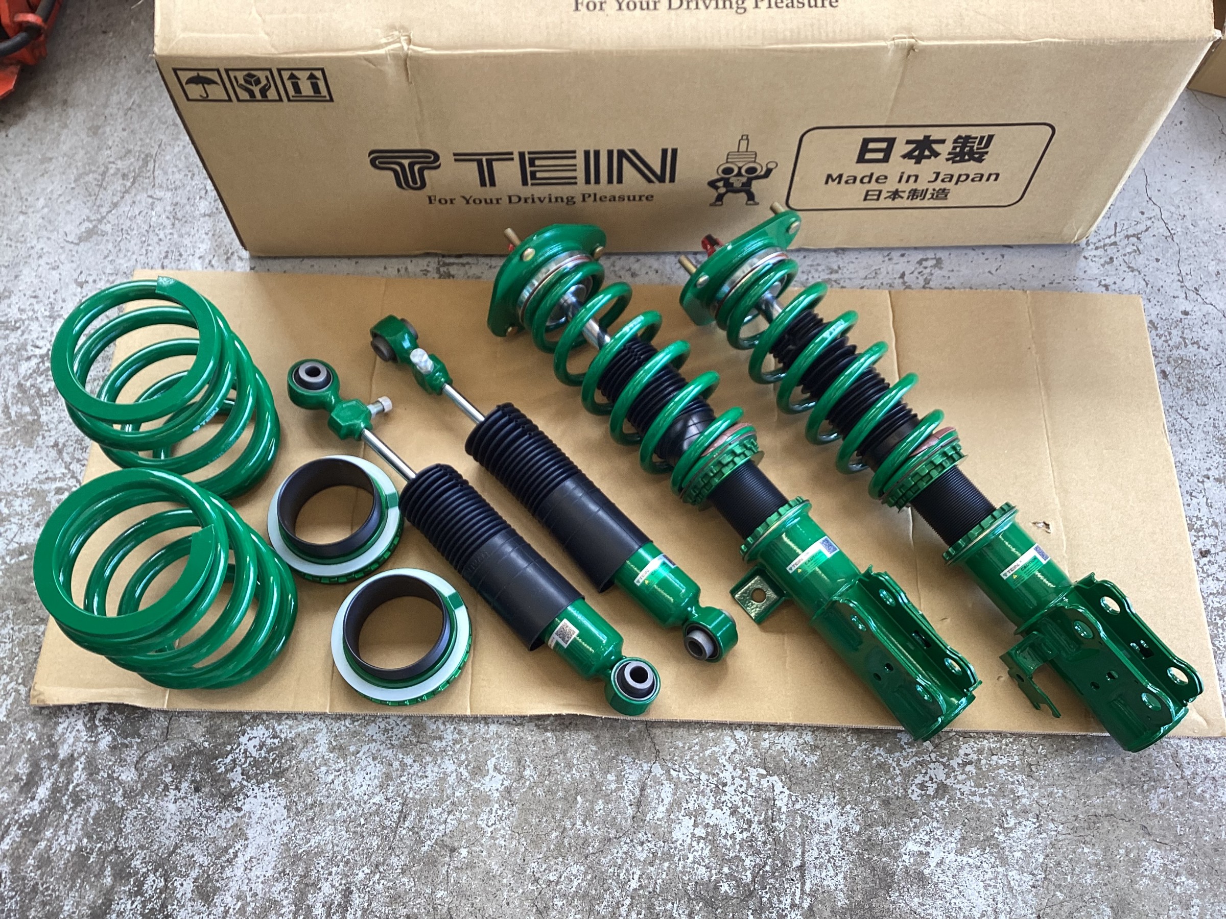 アルファード AGH30W TEIN FLEX Z 取り付け | トヨタ アルファード 足