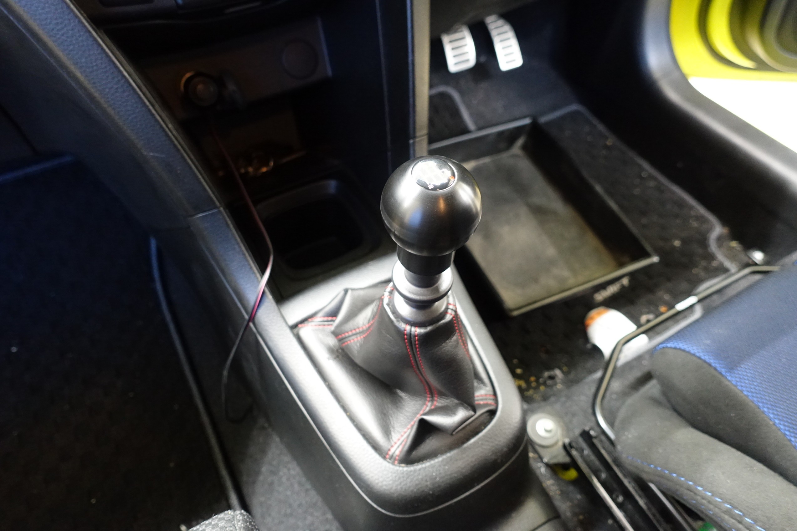 グニャグニャのシフトフィーリングを“カチッ”と改善しちゃいます