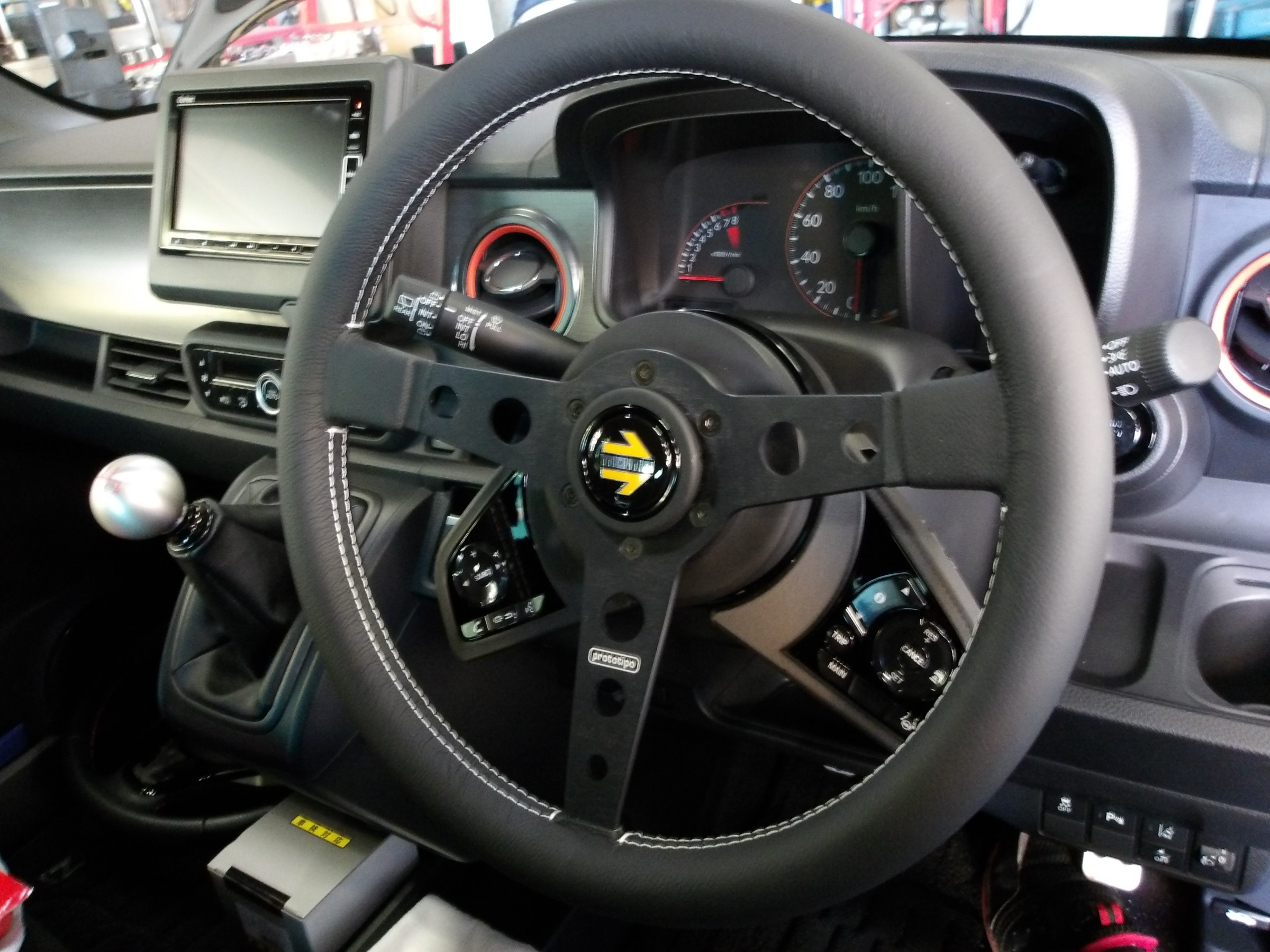 N-ONE（JG3）モモ製スポーツステアリング「プロトタイプ P-1（ブラック