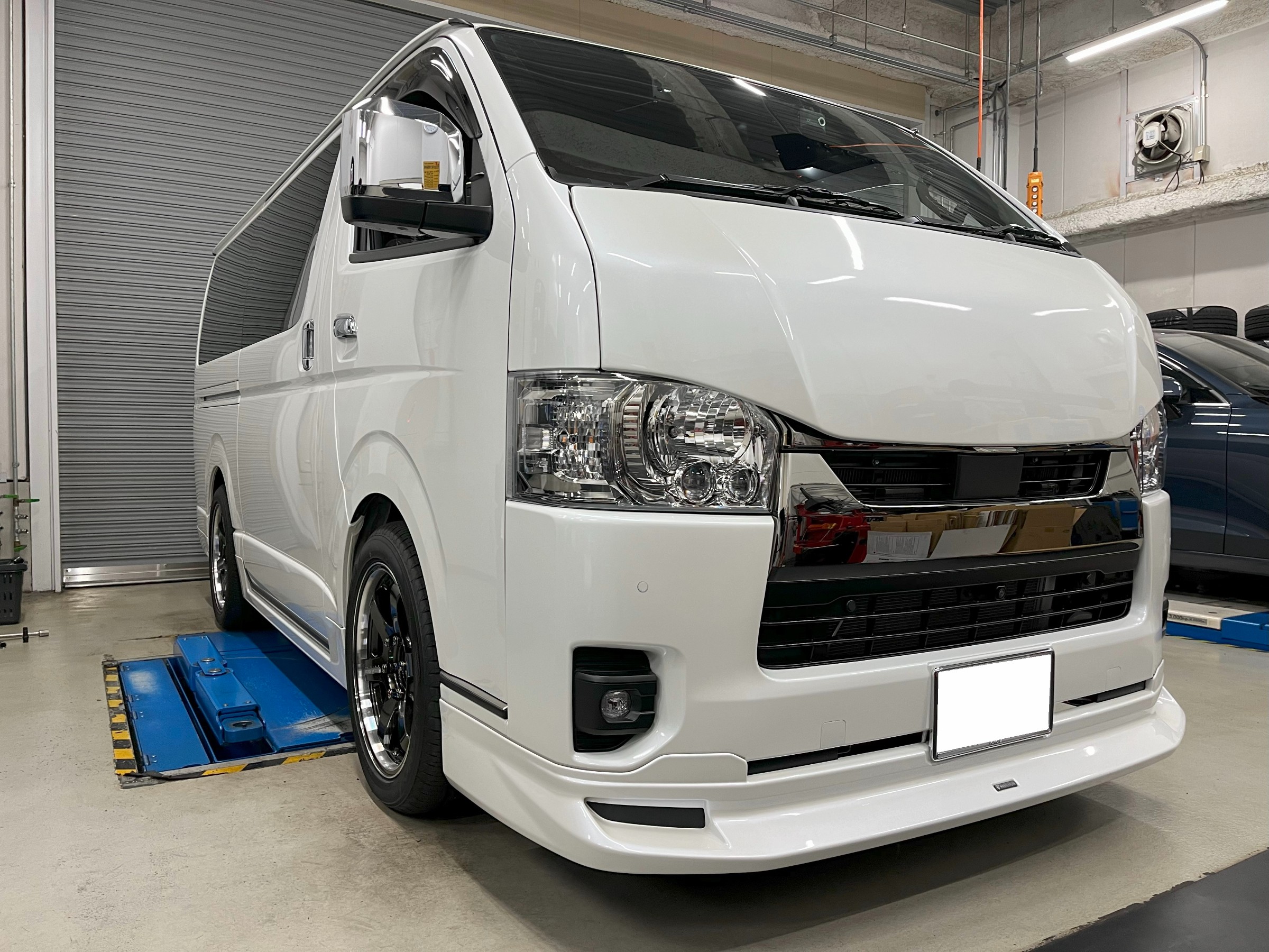 200系ハイエース…ローダウン量の再セッティングと“ESSEX製品リーガル