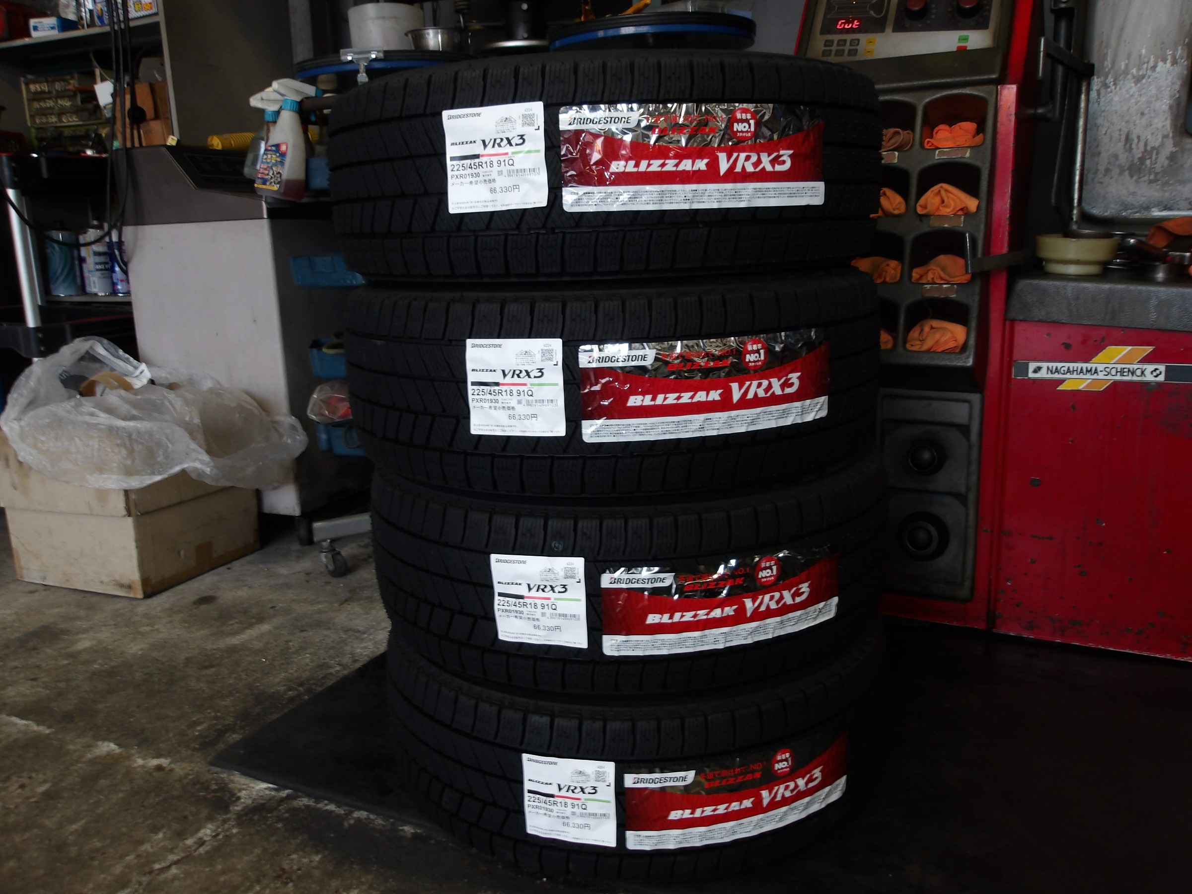 レヴォーグ（VN5）ブリヂストンタイヤスタッドレス「ブリザック VRX3