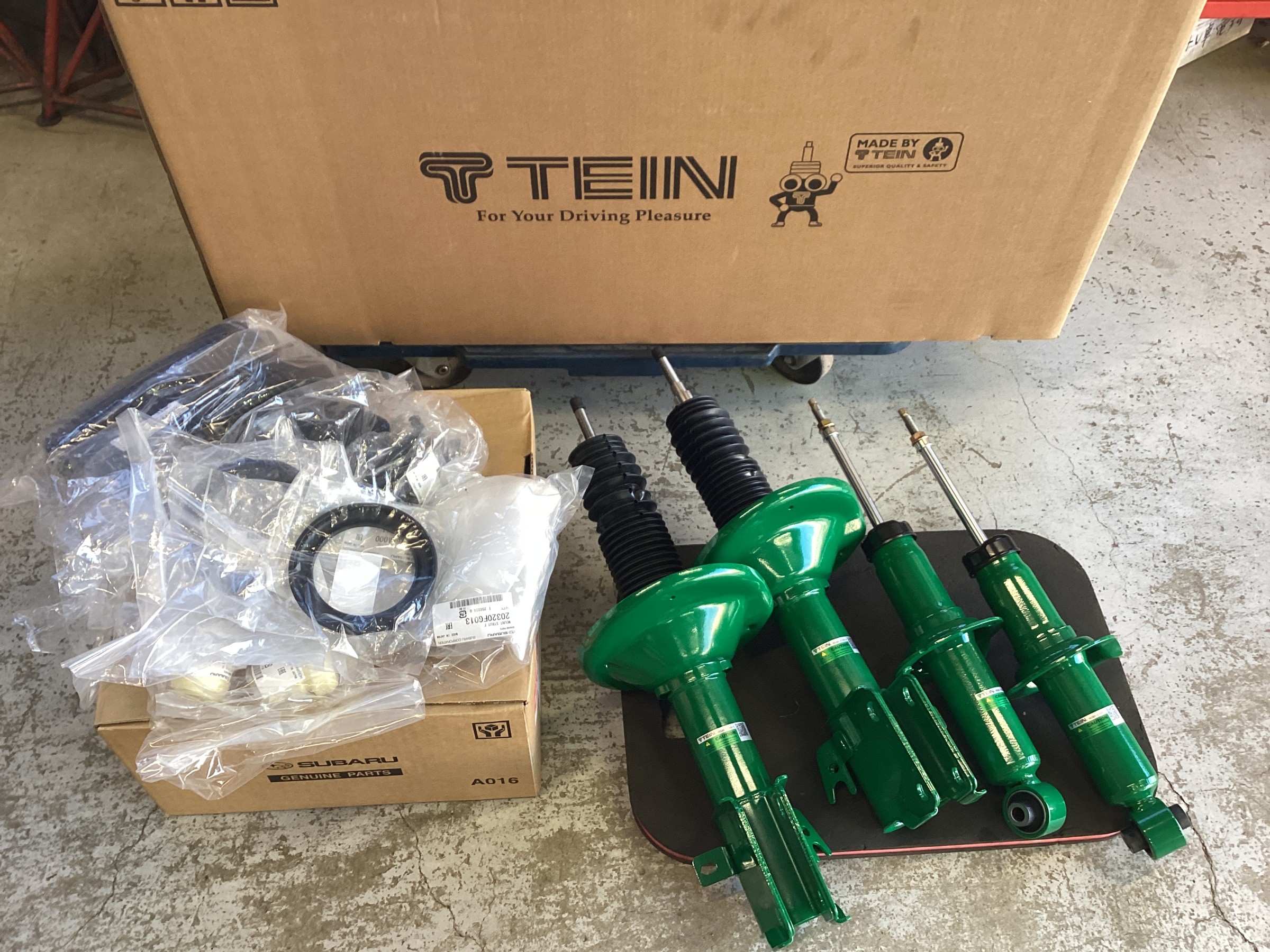 レヴォーグ VM4 ショックアブソーバー交換します！ | スバル