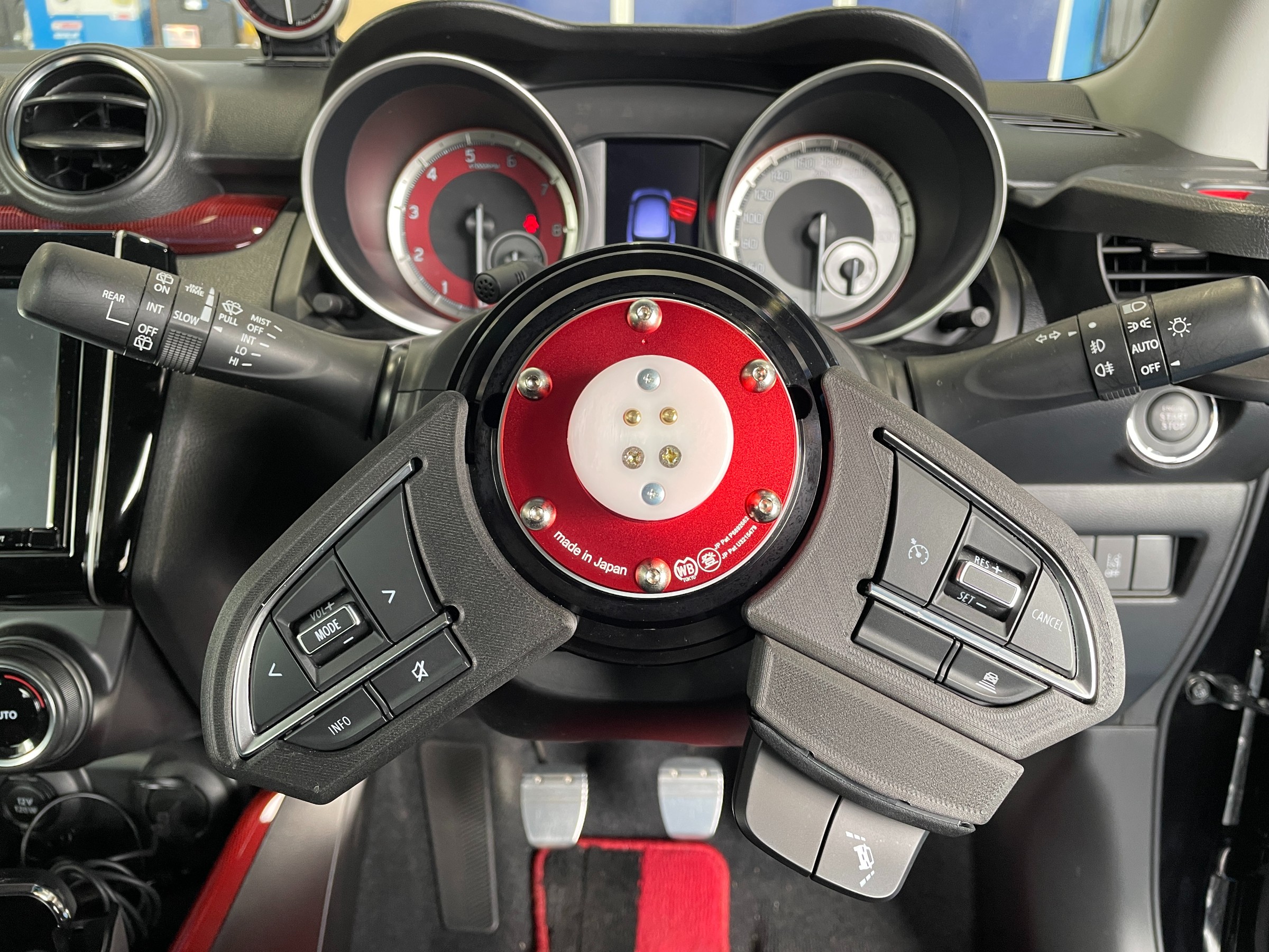 ☆スイフトスポーツ ZC33S ステアリング交換【MOMO RAPFIXⅡ SRDkit