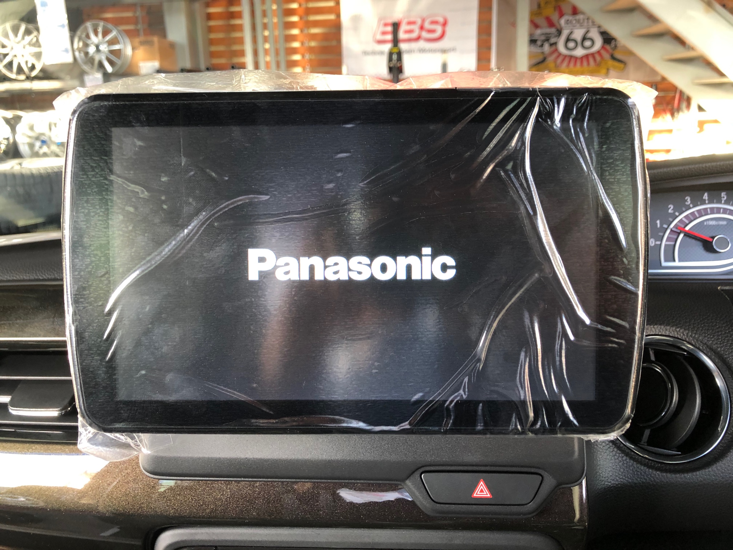 Panasonic Strada CN-F1D9D × 新車 HONDA N-BOX CUSTUM（JF3）カーナビ