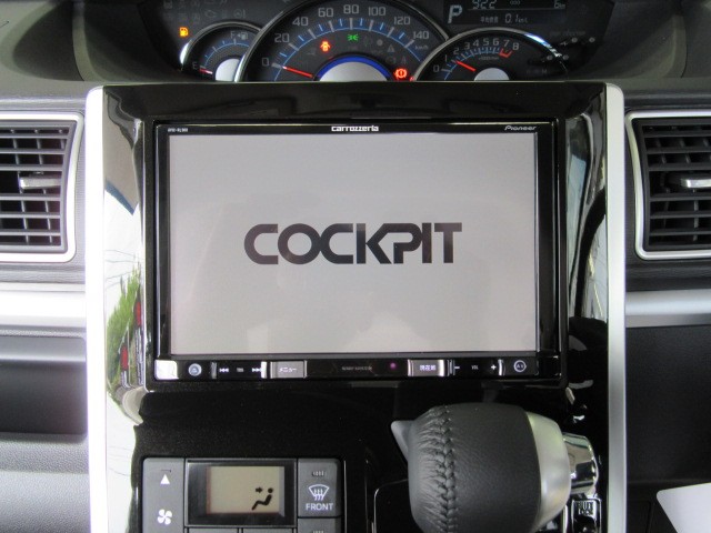 新車のタントカスタム（LA600S）に「ビッグな8インチ楽ナビ」を納車前