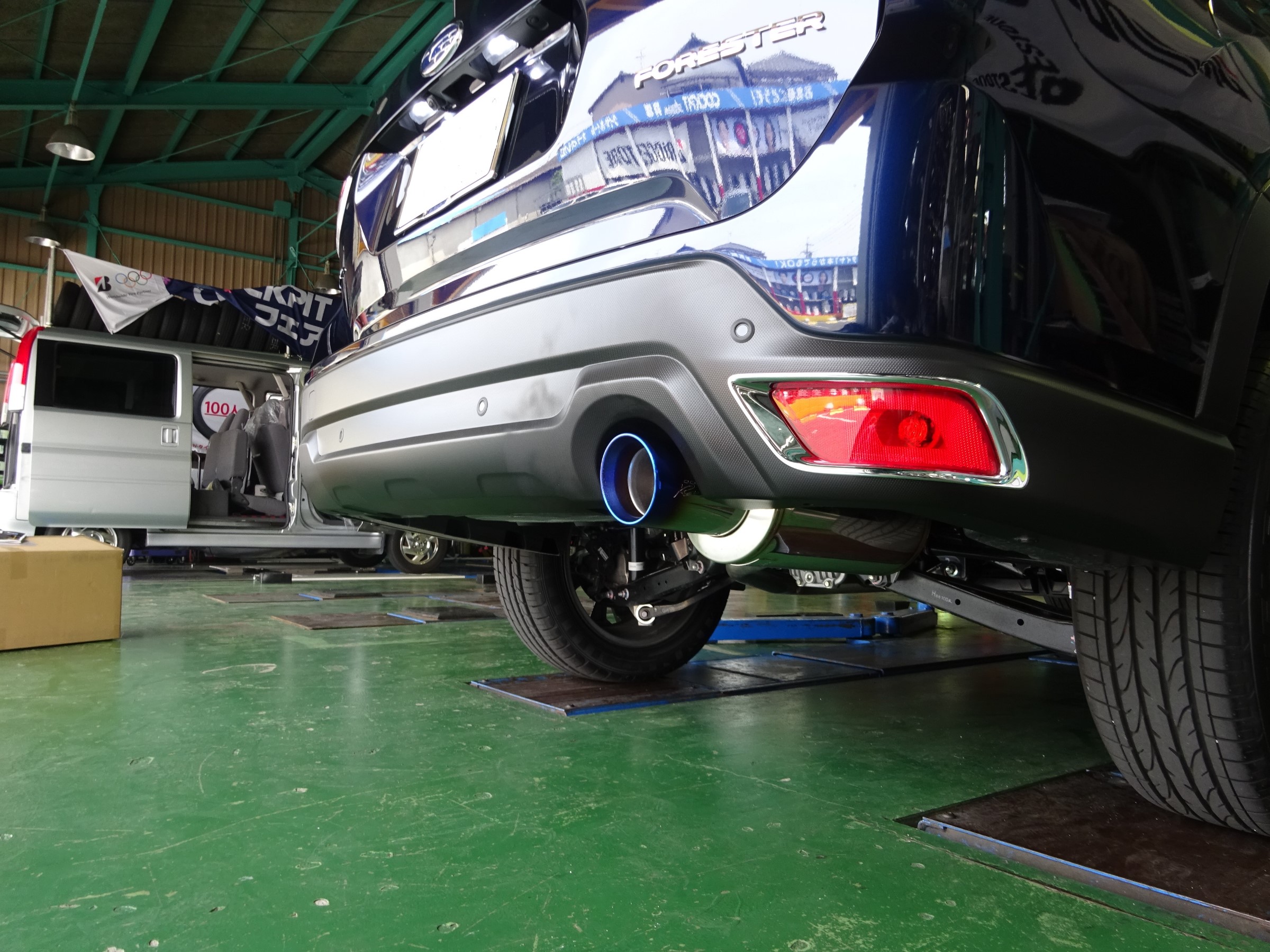 ガナドールマフラー装着 | スバル フォレスター 吸・排気系 吸・排気系