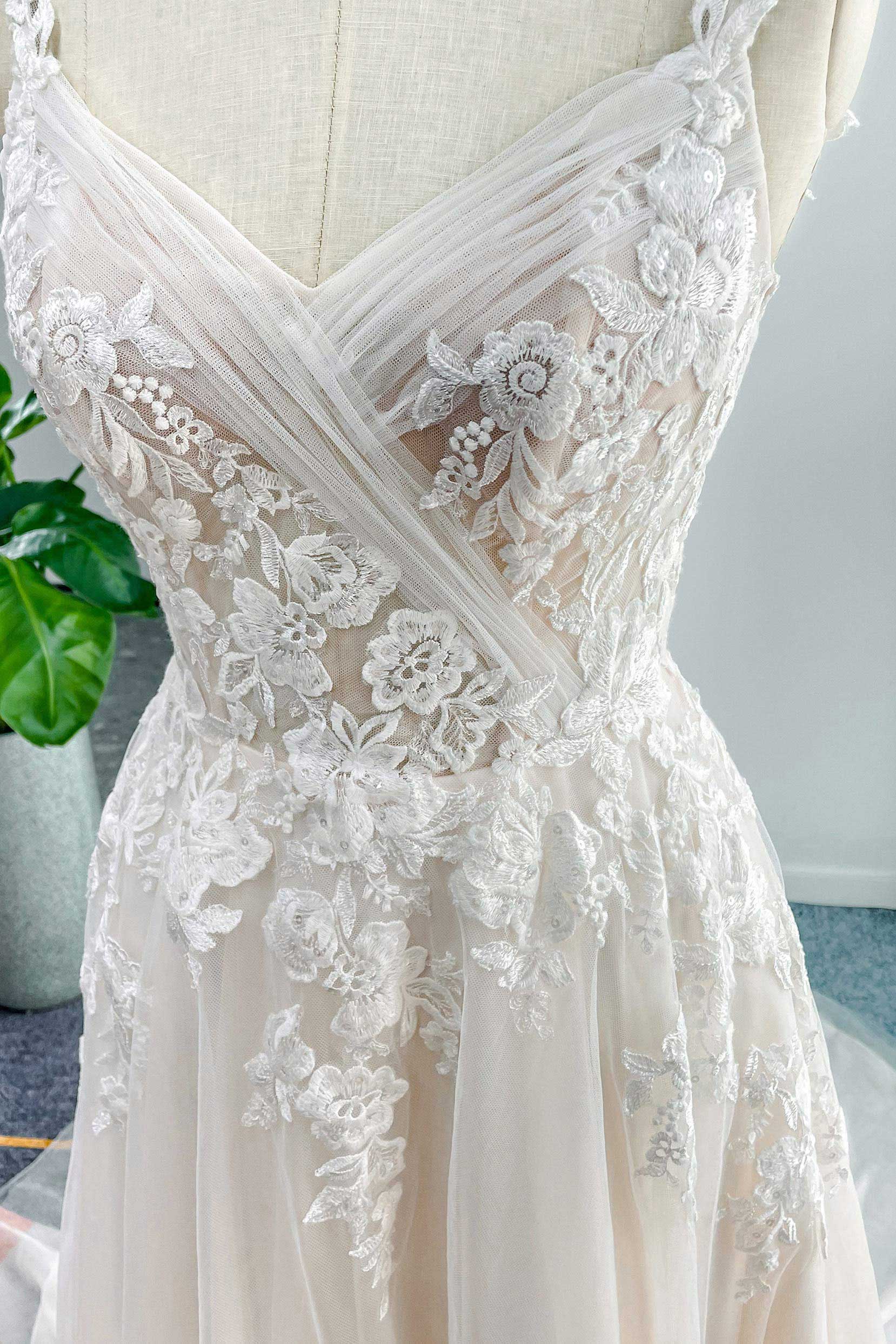 CW3127 詳細 | ウエディングドレスを格安で探すならCOCOMELODY