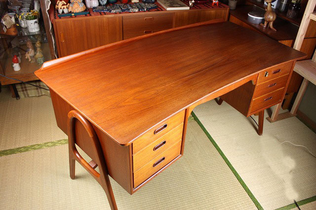 北欧ヴィンテージデスクSvend A Madsen