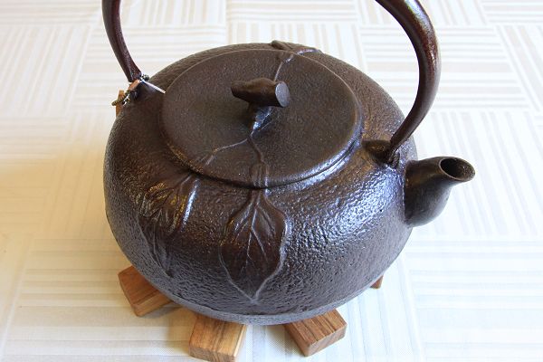 鉄瓶】佐秋鋳造所 佐藤圭作 みかん1.6L（H) 鉄瓶・瓶敷 COOK & DINE HAYAMA