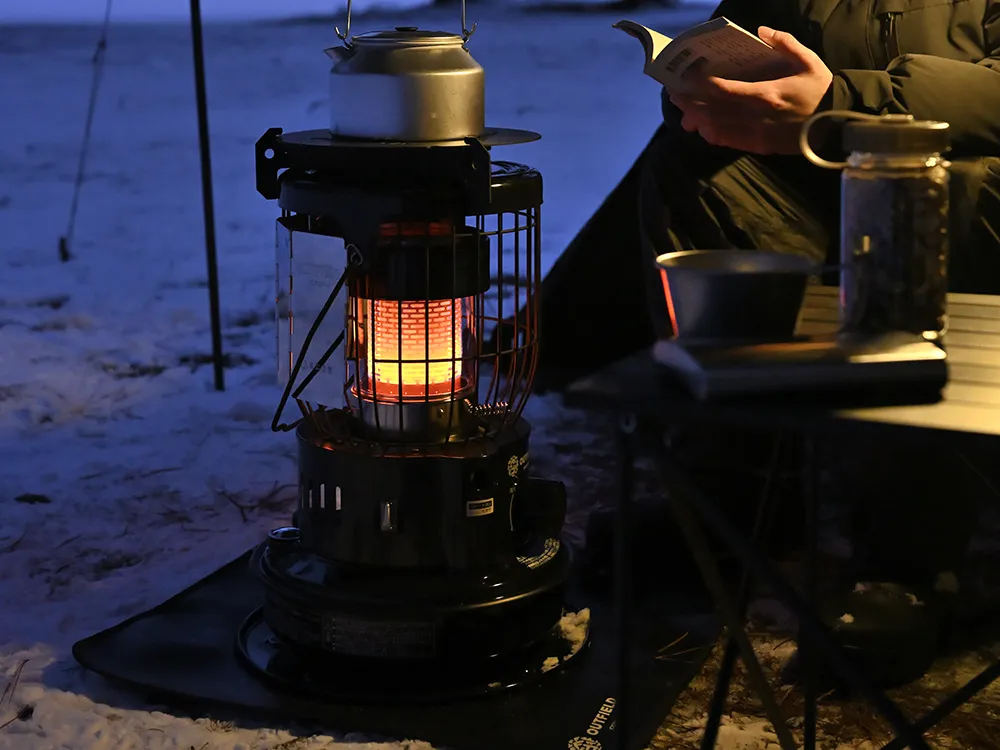 CORONA OUTFIELD特設ページ|NIGHT BLACK EDITION|小型対流形石油ストーブ